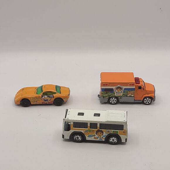 Matchbox Die Cast Vehicle City Bus 2004 Go Diego Go! 1:65 scale lot of 3 - Picture 1 of 5